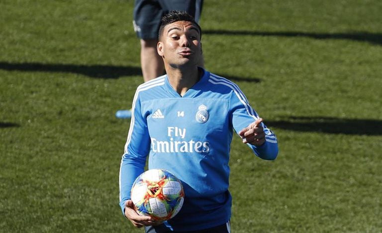 Casemiro treina antes de enfrentar o Barcelona.