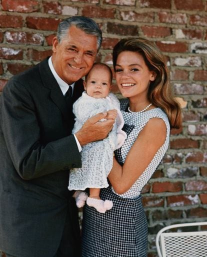 Cary Grant, sua esposa, Dyan Cannon, e sua única filha, Jennifer, em uma imagem de 1966.