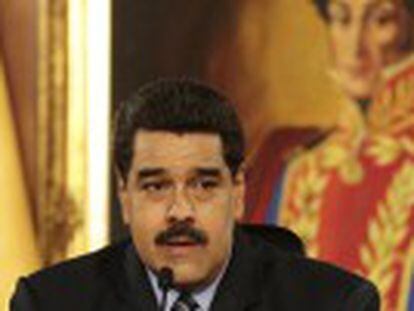 Nicolás Maduro anuncia em pronunciamento de quatro horas o aumento da taxa de câmbio de 6,3 para 10 bolívares por dólar