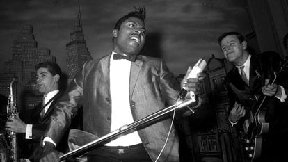 Ícone do rock, Little Richard morreu neste sábado aos 87 anos. Na foto, ele realiza um show no Hamburg Star Club, em 1962