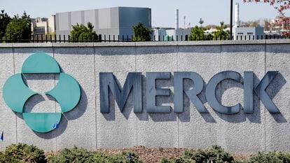 Logomarca da Merck na sede da companhia em Kenilworth, nos Estados Unidos.