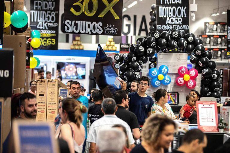 Consumo das famílias mantém crescimento