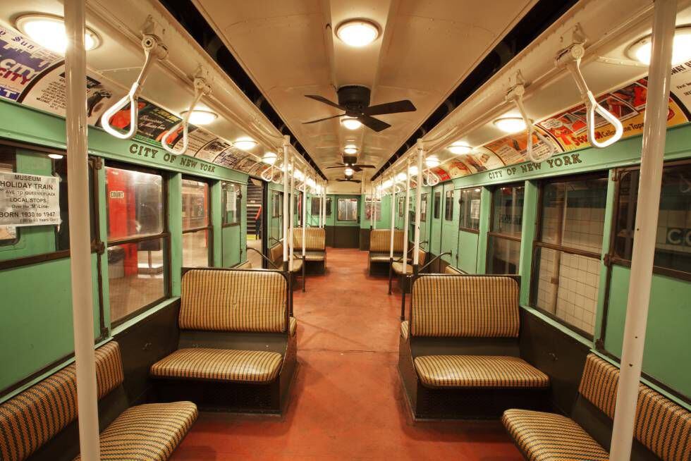 Um vagão de metrô de 1932 no Museu do Trânsito de Nova York.