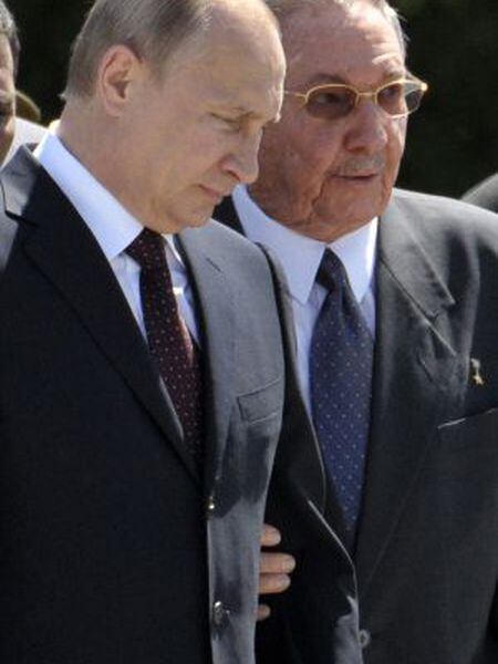 Os presidentes da Rússia e de Cuba em Havana.