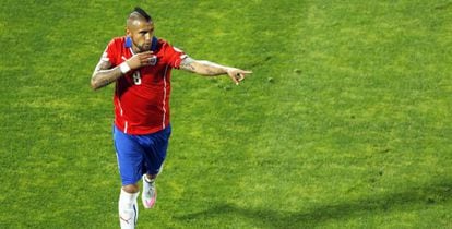 Vidal celebra seu gol de pênalti