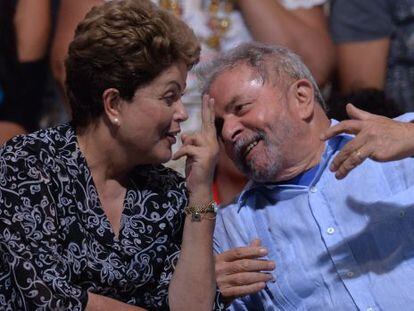 Dilma e Lula durante a campanha em S&atilde;o Paulo no dia 20.