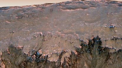 Possíveis rastros de água líquida em Marte, fotografados pela sonda ‘MRO’