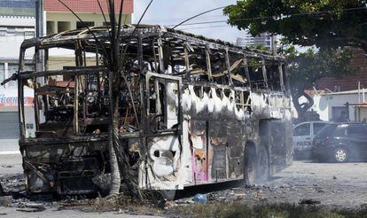 Ônibus queimado nesta segunda-feira, em Natal