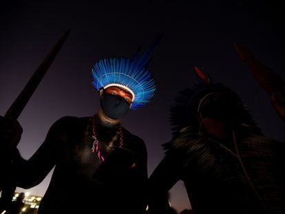 Indígenas protestam contra o Governo de Jair Bolsonaro em Brasília.