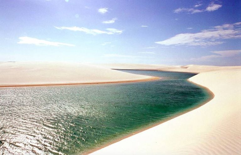 Uma das lagoas dos Lençóis Maranhenses.