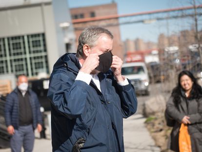 O prefeito de Nova York, Bill de Blasio, nesta segunda-feira no Estaleiro Naval do Brooklyn.