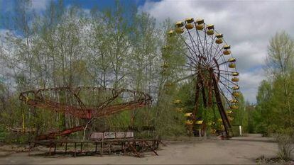 A cidade de Chernobyl, na Ucrânia, tomada pela natureza.