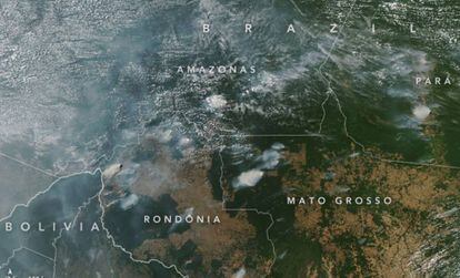 Imagem captada pelo satélite Aqua, da NASA, mostra vários incêndios nos Estados de Rondônia, Amazonas, Pará e Mato Grosso em 13 de agosto de 2019.