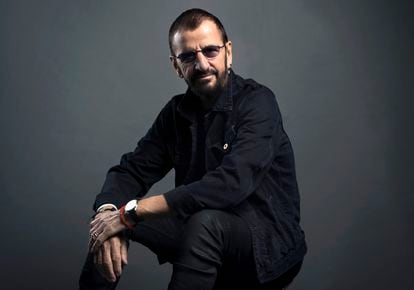 Ringo Starr posa para a foto em Nova York, em 2016.