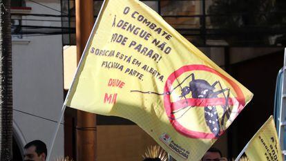 Campanha contra a dengue em Sorocaba, uma das cidades que declararam epidemia neste ano.