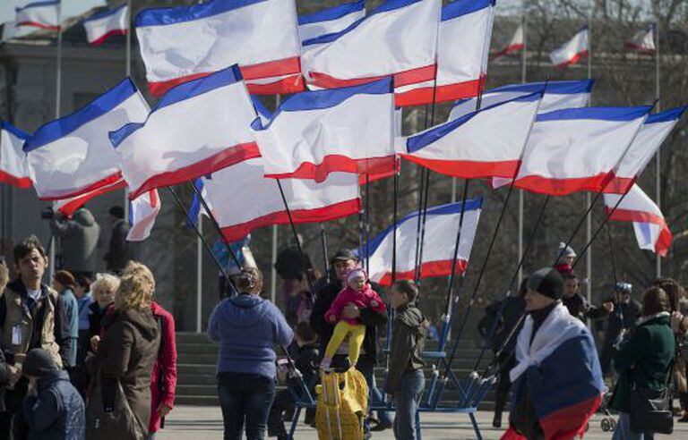 Manifestação pró-Rússia em Simferopol, na véspera do referendo.