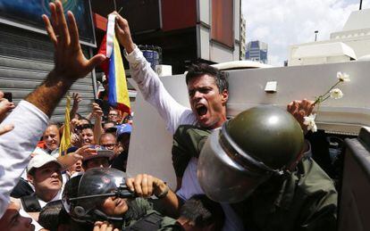 Leopoldo López é detido nesta terça-feira em Caracas.