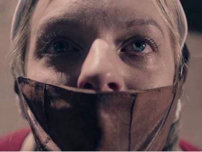 Elisabeth Moss numa imagem do primeiro capítulo da segunda temporada de ‘The Handmaid’s Tale’