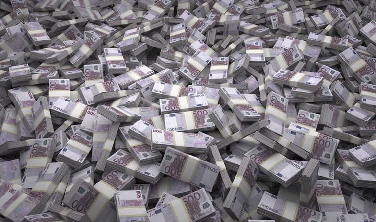 Maços de notas de 500 euros.