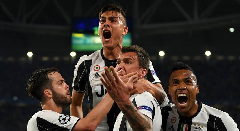 Dybala marcou dois dos três gols da Juve.
