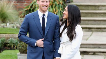 Ainda vão se casar no começo do ano que vem, mas a atriz Meghan Markle, conhecida por seu papel na série 'Suits', passará a fazer parte da família real britânica após o recente anúncio de seu casamento com o príncipe Harry da Inglaterra.