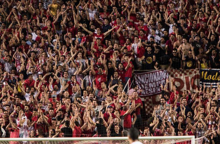 Imagem da torcida do Sevilla.