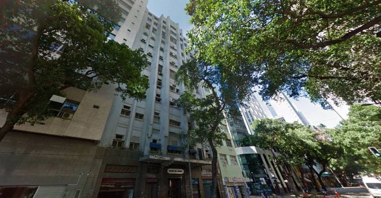 Edifício “Palácio dos Esportes”, propriedade da União no Centro do Rio de Janeiro, vazio ou ocupado irregularmente há oito anos.