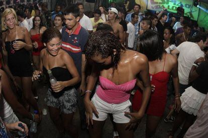 Baile funk na Rocinha.