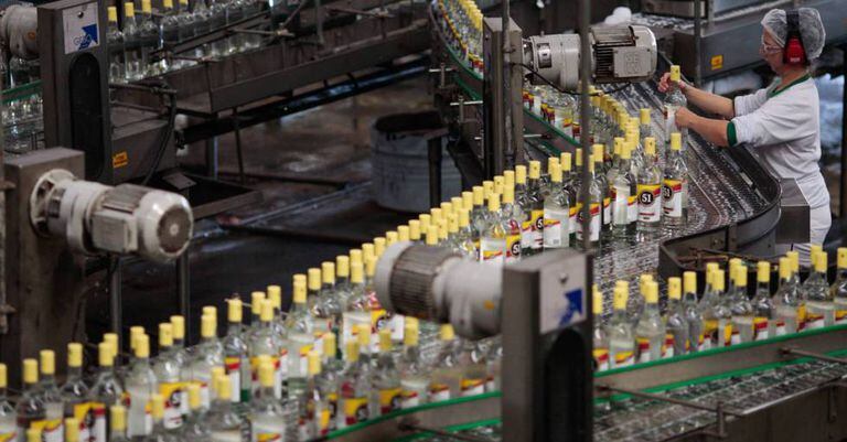 Fábrica da cachaça 51 em Pirassununga.
