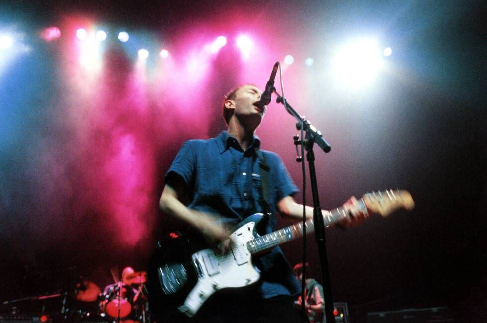 Thom Yorke, líder do Radiohead, durante um show do grupo na Holanda (1997).