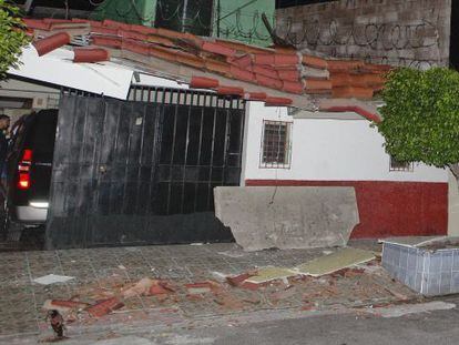Uma casa em El Salvador, danificada pelo terremoto.