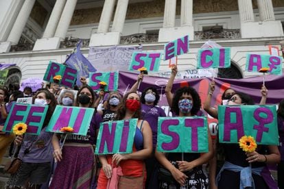 Protesto por justiça para vítimas de estupro e feminicídio no Rio de Janeiro, em novembro de 2020.