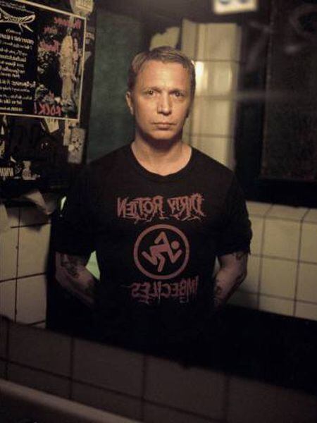 O artista canadense Bruce LaBruce se mostra crítico da onda de conservadorismo que, diz, invade o mundo.