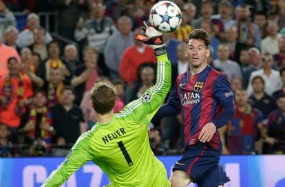 Gol de Messi na primeira partida entre os times. 