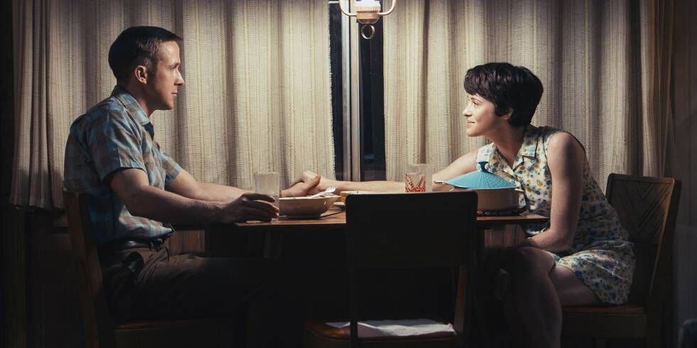 Foy com seu companheiro de elenco em ‘O Primeiro Homem’ Ryan Gosling.