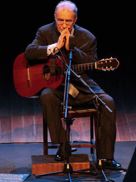 João Gilberto, em um concerto em 2008, em São Paulo.