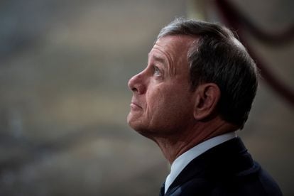 FILE PHOTO: Supreme Court Chief Justice of the United States John G. Roberts, Jr. waits for the arrival of Former president George H.W. Bush to lie in State at the U.S. Capitol Rotunda on Capitol Hill on Monday, Dec. 03, 2018 in Washington, DC. Jabin Botsford/Pool via Reuters/File Photo