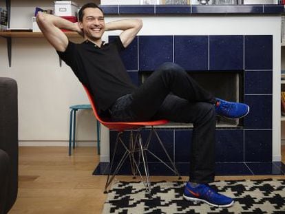 Nathan Blecharczyk, fundador da Airbnb na sede da empresa.