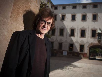 O professor Henry Giroux no pátio do Centro de Cultura Contemporânea de Barcelona
