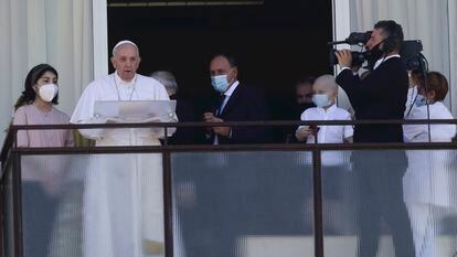 O papa Francisco, durante a oração do Angelus, em 11 de julho, no hospital Policlínico Gemelli, em Roma, onde permanece internado.