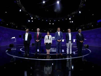 Os candidatos presidenciais chilenos Gabriel Boric, José Antonio Kast, Yasna Provoste, Sebastián Sichel, Eduardo Artes e Marco Enríquez-Ominami.