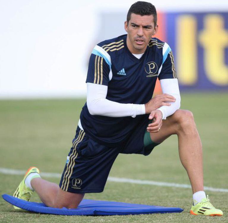 O jogador Lúcio, em treino do Palmeiras.
