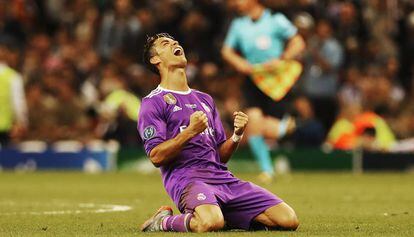 Cristiano Ronaldo comemora sua terceira Champions com o Real Madrid.