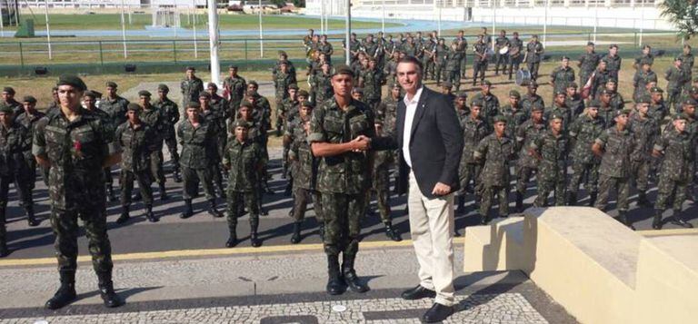 Bolsonaro na Fortaleza de São João, no Rio.