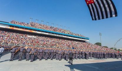 Cerimônia de formatura de policiais militares em São Paulo.