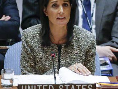 A embaixadora dos EUA para a ONU, Nikki Haley, hoje no Conselho de Segurança.