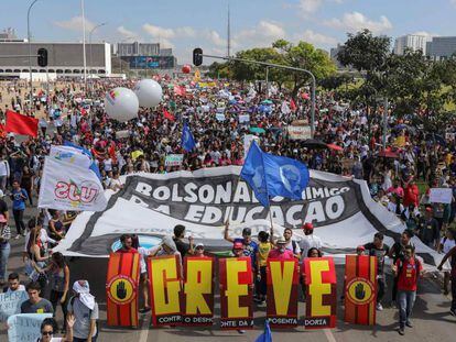 Manifestação contra os cortes na educação em Brasília.