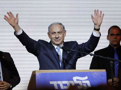 Benjamin Netanyahu celebra vit&oacute;ria em Tel Aviv.