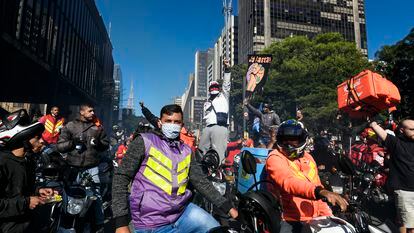 Entregadores de aplicativos fazem paralisação e protestam na Avenida Paulista, no dia 1º de julho.