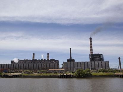 A central elétrica Costanera, de Buenos Aires, uma das que registra problemas de geração neste verão argentino.